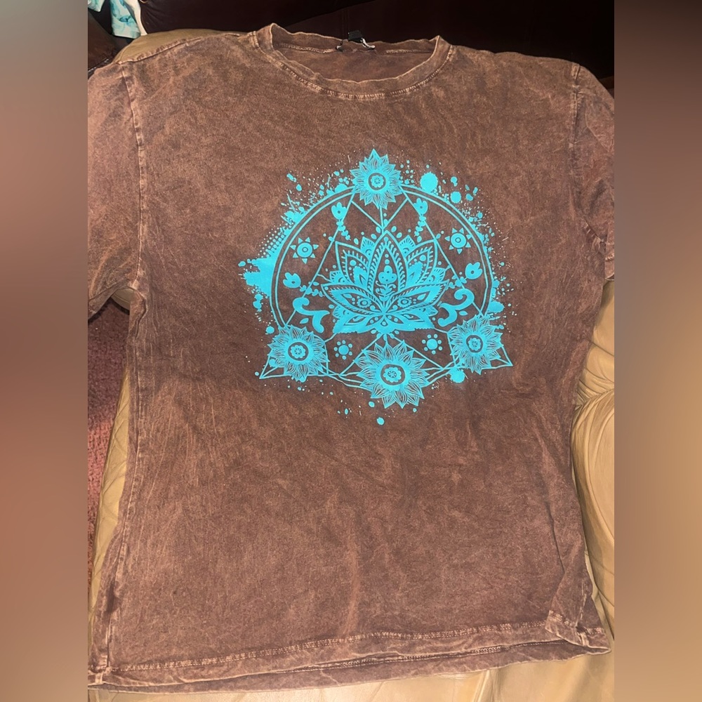 Fashion Nova Graphic T 🪺